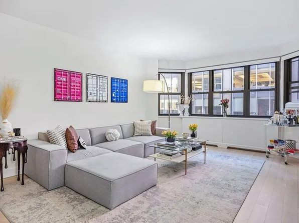 135 E 54th St APT 8K, New York, NY 10022