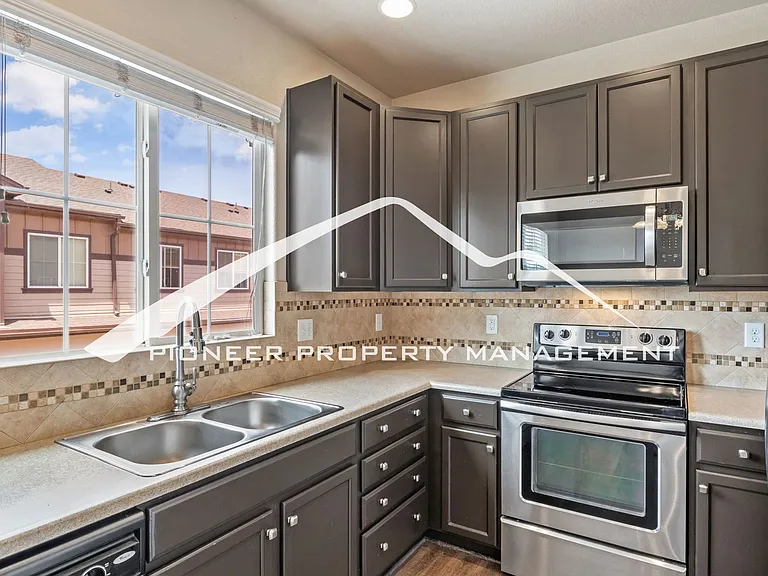 6247 Fowler Mill Point — Photo 7