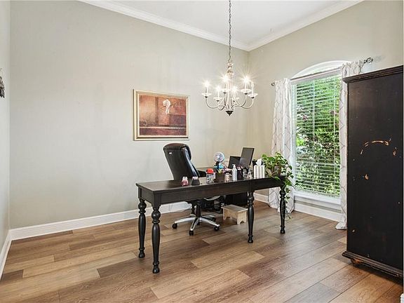 4th image of 168 W Lakeview Dr