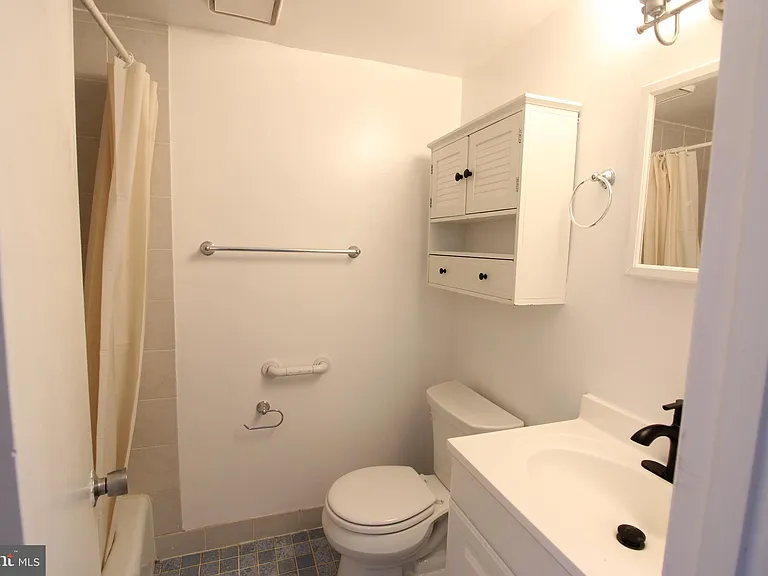 3300 S 28th St #301 — Photo 10