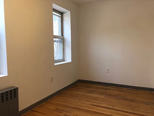 Rented by Premier Metro Realty Corp | media 49