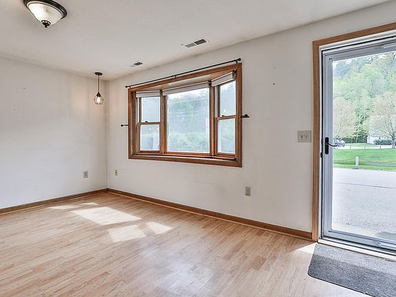 3rd image of 65 Birchwood Dr