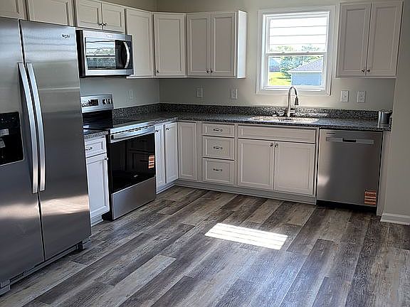 3rd image of 505 Denning Cir