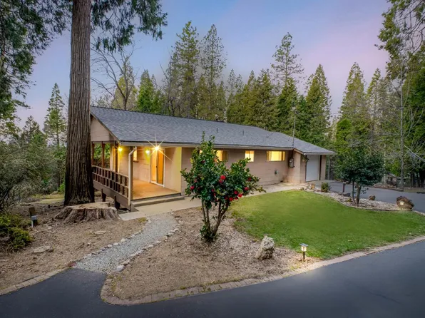 14088 Meadow Dr, Grass Valley, CA 95945