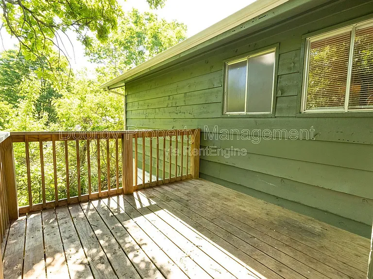 901 Forest Dale Ln #B — Photo 13