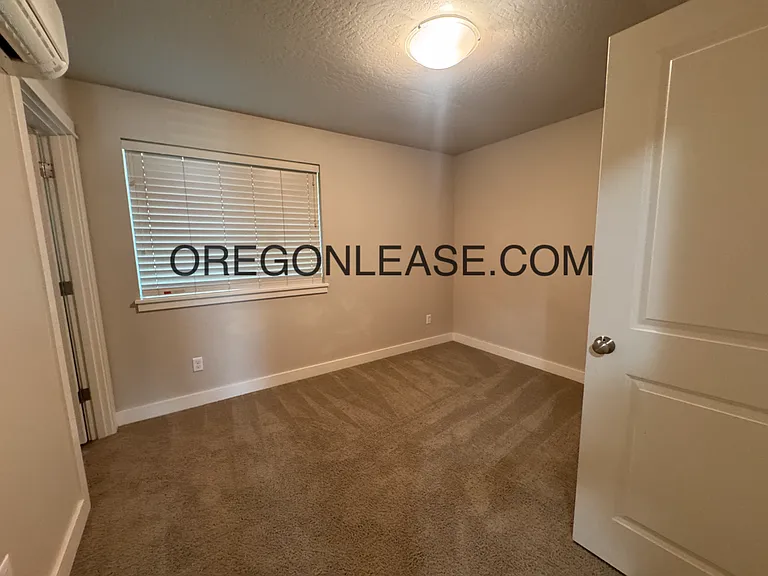 957 Lorella Ave — Photo 11