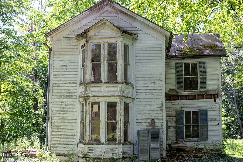 2nd image of 109 Rossman Hill Road