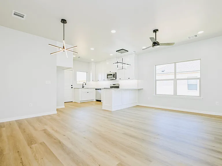 19150 Mid Country Blvd #1-4 — Photo 5