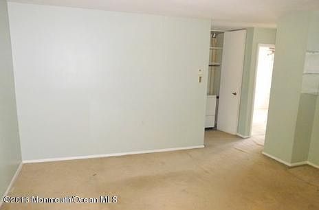 4th image of 42G Cambridge Ct #200G