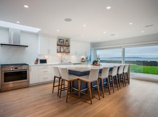 1584 Beach Grove Rd, Delta, BC V4L1N6