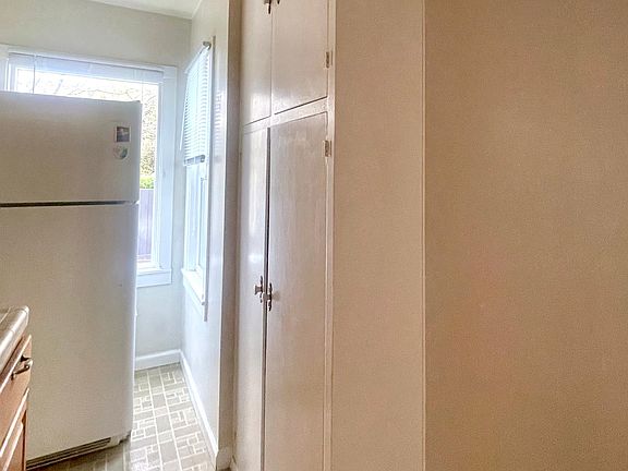4th image of 76 Deming St #1