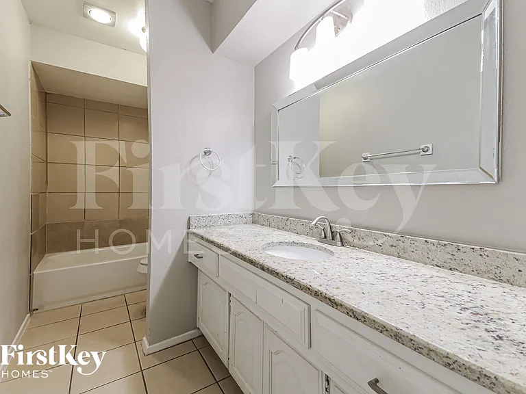 1309 Monterrey Dr — Photo 17