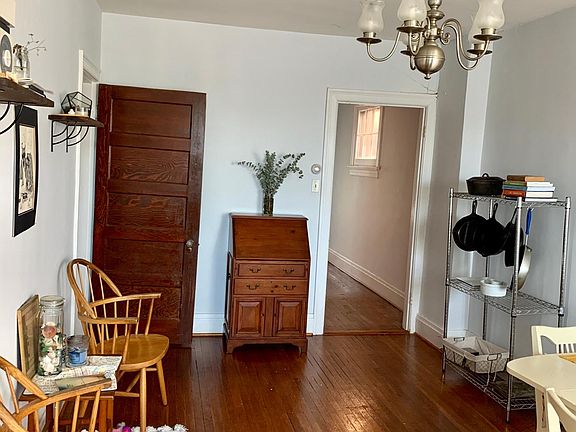 5th image of 3006 W Grace St #B