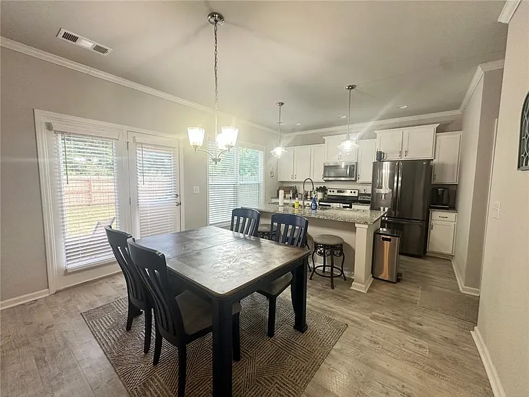 798 Gordon St — Photo 11