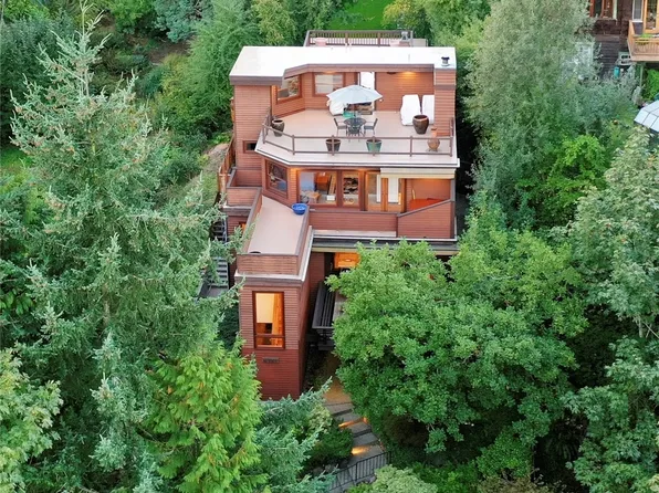 11757 Lakeside Avenue NE, Seattle, WA 98125