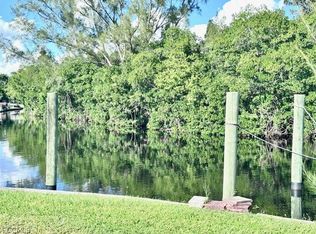 5529 Sir Walter Way, North Fort Myers, FL 33917