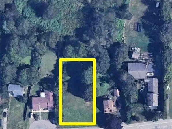 61 Willow Ln, Portsmouth, RI 02871