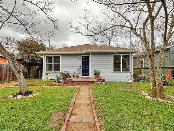 ENJOY THIS LIGHT AND BRIGHT JEWEL!!  SOUTH AUSTIN!!  CLOSE TO HIGHWAY ACCESS!  MUST SEE!!