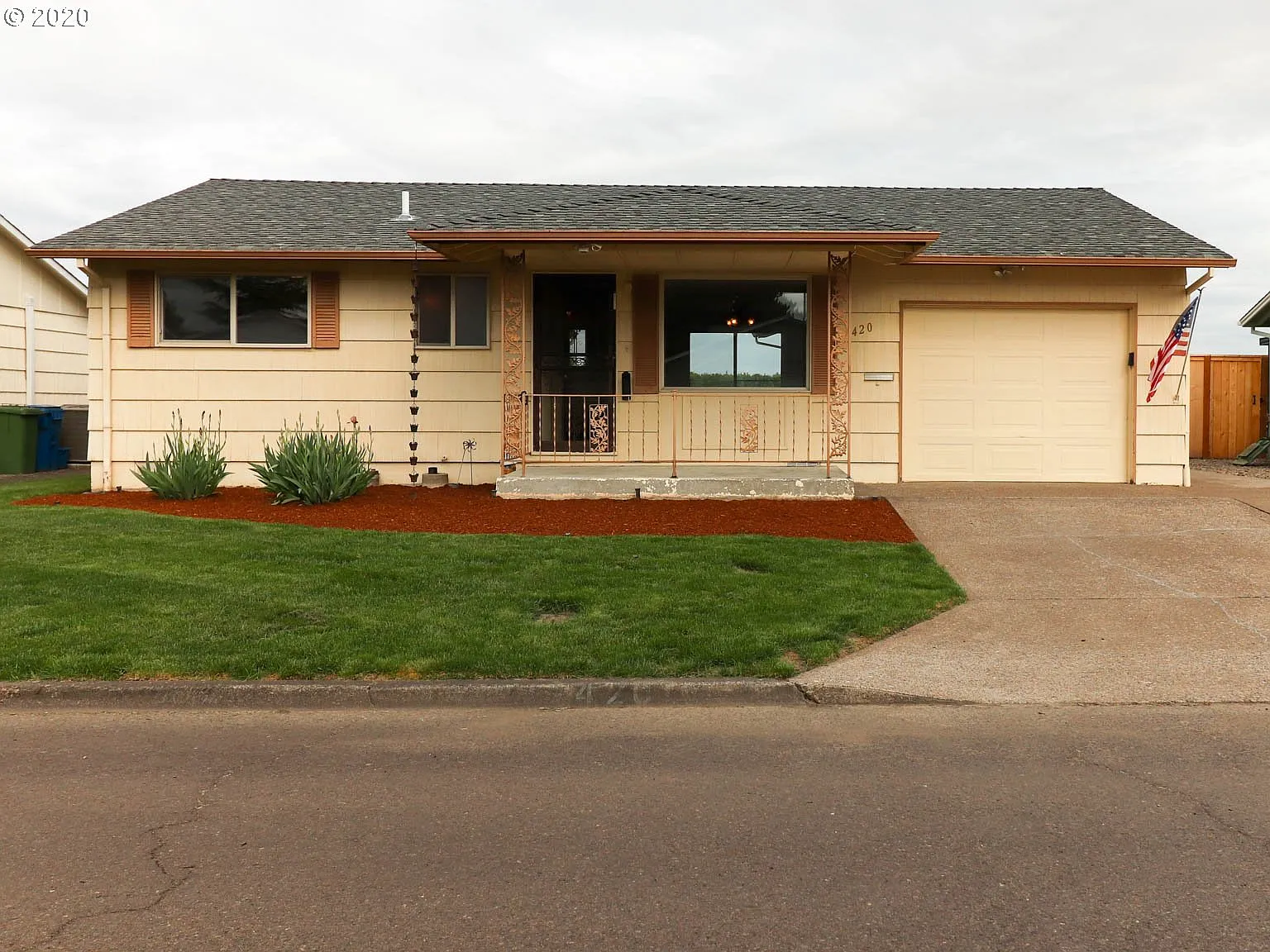 420 S Cascade Dr photo 1
