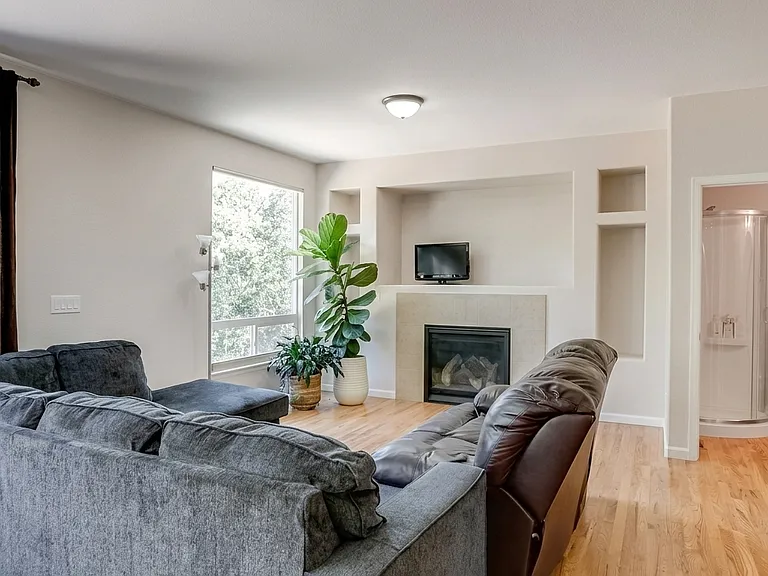 1395 E 100th Ln — Photo 68