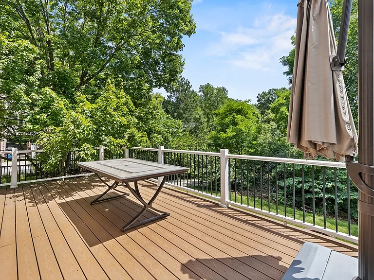 1526 Allison Dr — Photo 11