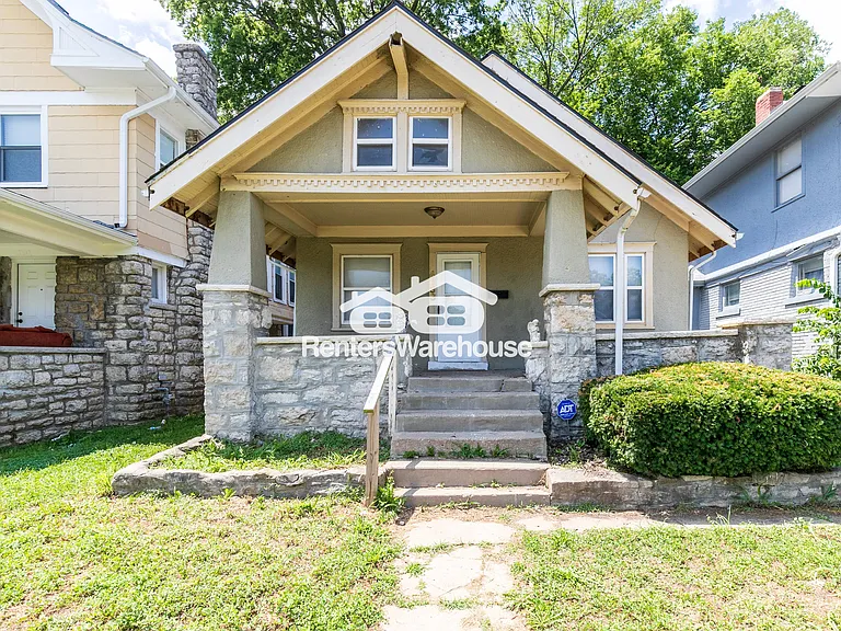 4038 Bellefontaine Ave — Photo 2