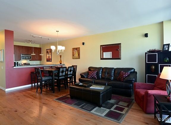 4th image of 757 N Orleans #705