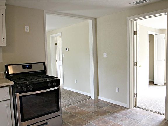 4th image of 411 Abernathy St