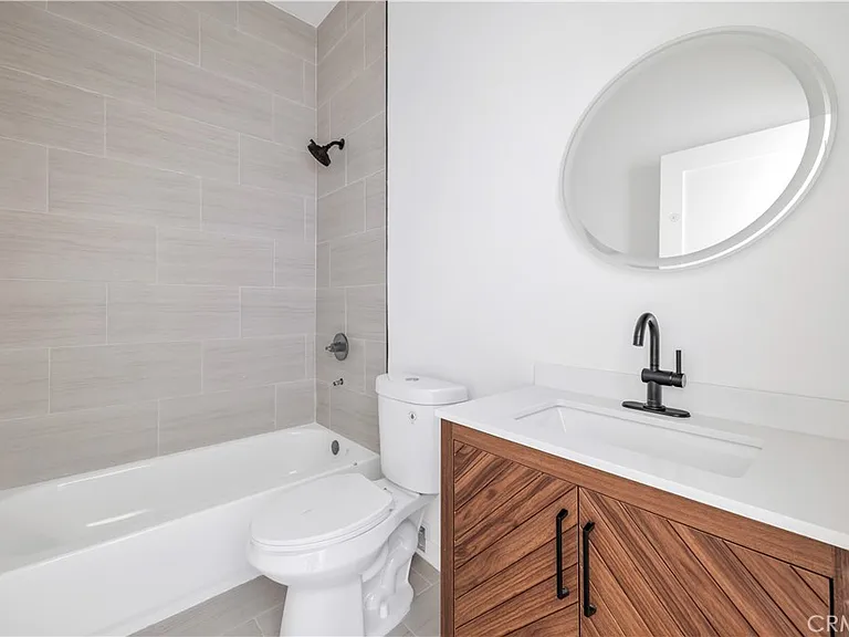 10905 Dalerose #B — Photo 10