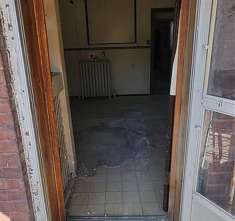 2nd image of 8212 Pennsylvania Ave