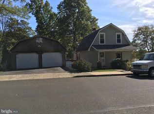 1009 N 7th St, Perkasie, PA 18944