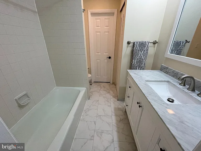 121 E Chelsea Cir — Photo 24