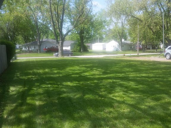 5th image of 2929 Riverview Ln