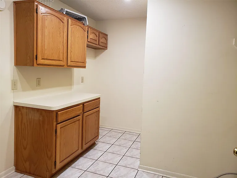 8714 Warrenford Dr — Photo 23