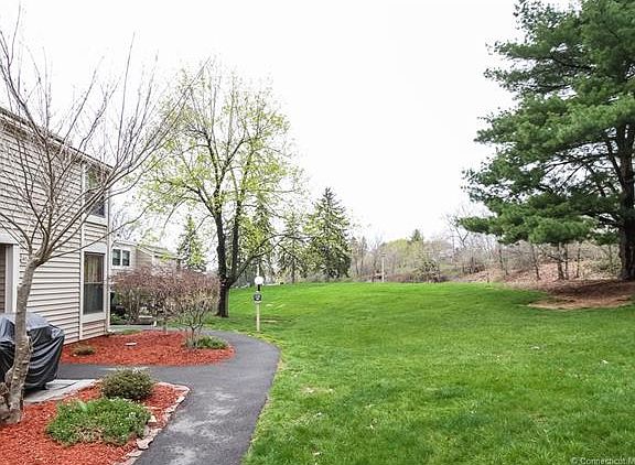 3rd image of 40 Stevens Pl