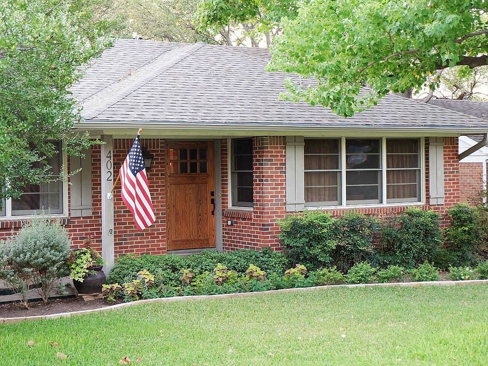 1st image of 402 Hyde Park Dr