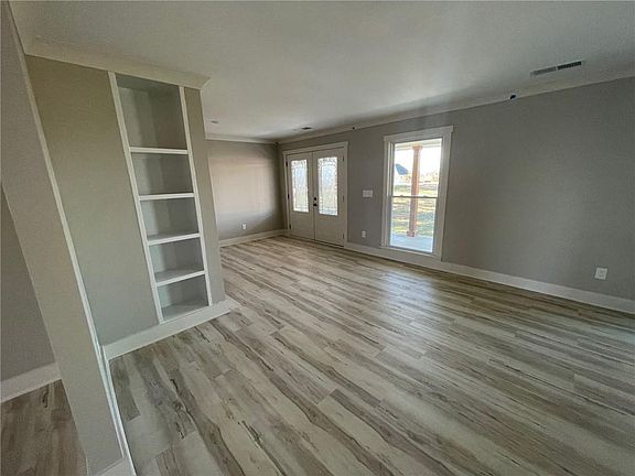 4th image of 21 Ridgeview Dr