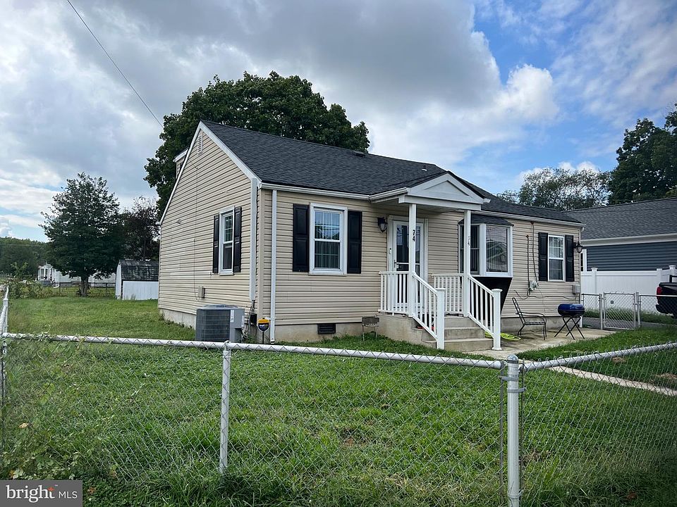 1st image of 74 Smith Ave