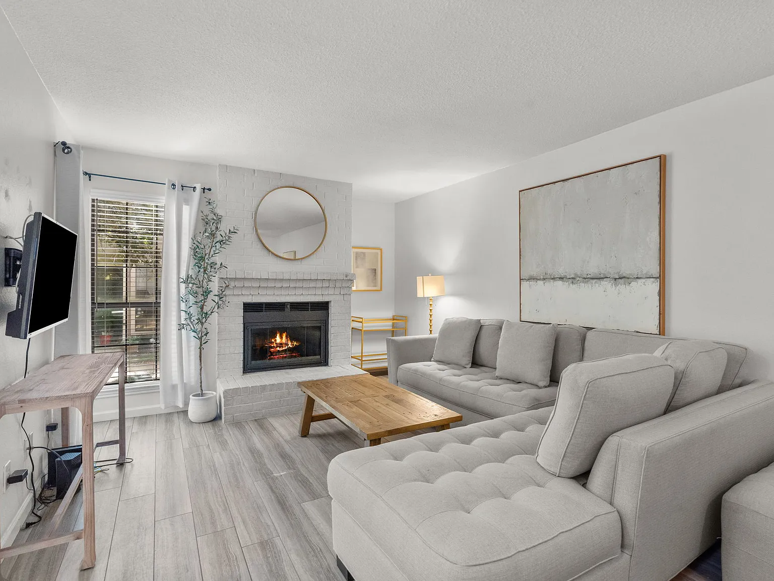 2 bed, 1098 sqft, $2,250 — Photo 3