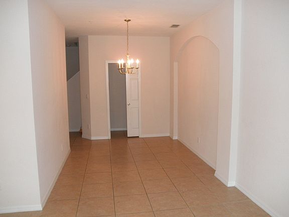 3rd image of 977 Pipers Cay Dr