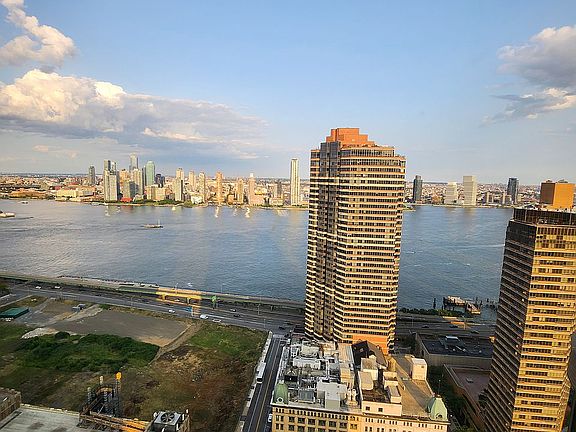 5th image of 330 E 38th St #40JJ