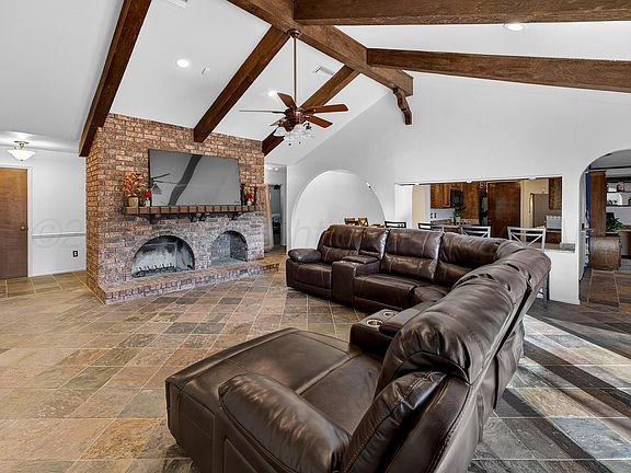 4th image of 6307 Fulton Dr
