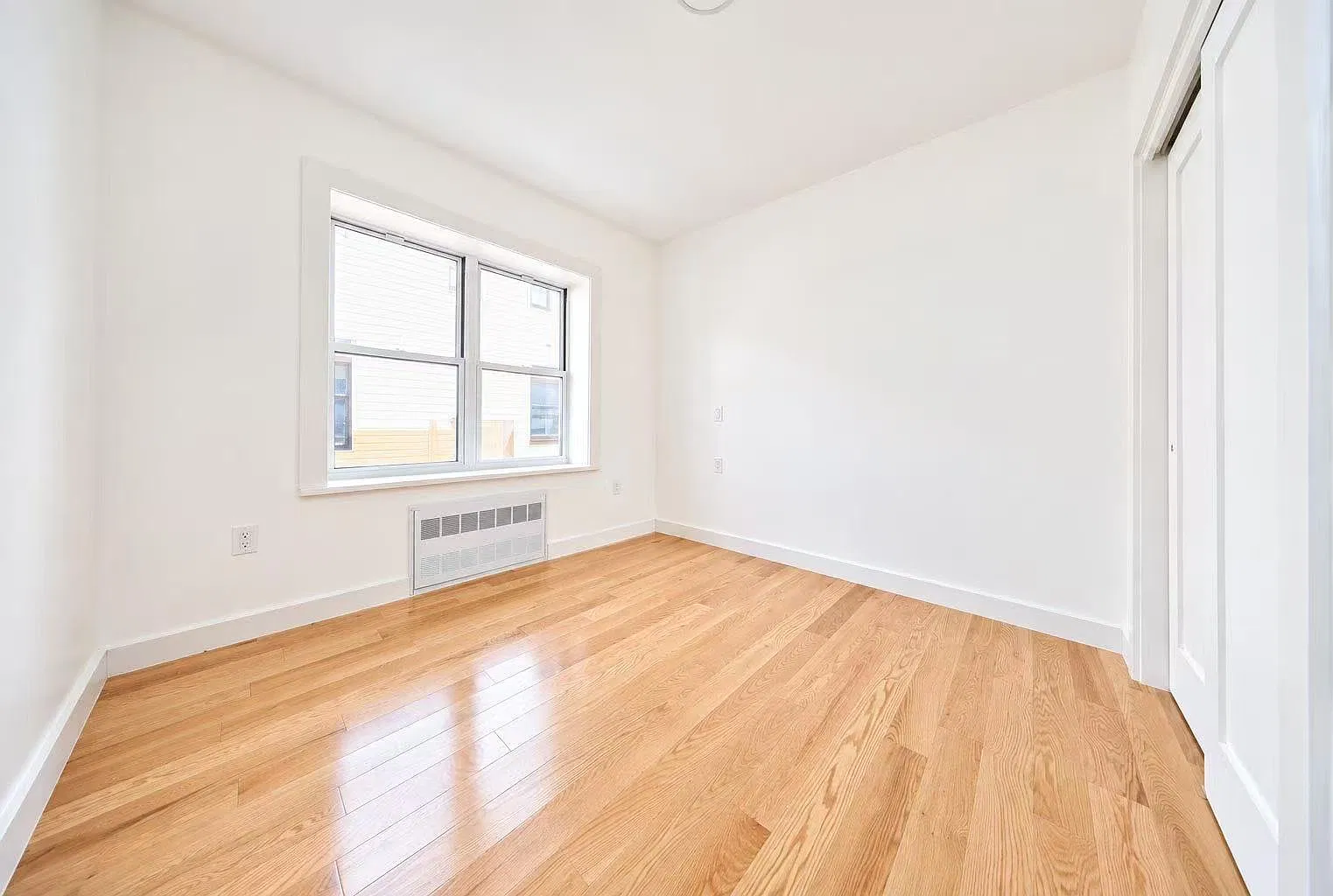 2 bed, 750 sqft, $2,500 — Photo 4
