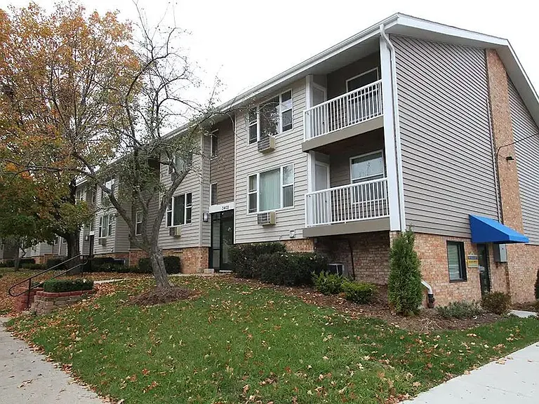 3402 W Florist Ave #100 — Photo 2