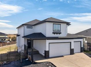 10 NW Bishop Cir, Carstairs, AB T0M0N0