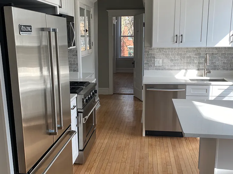 1916 N Winchester Ave #2 — Photo 9