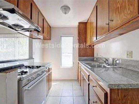 4th image of 2257 28th St APT 3