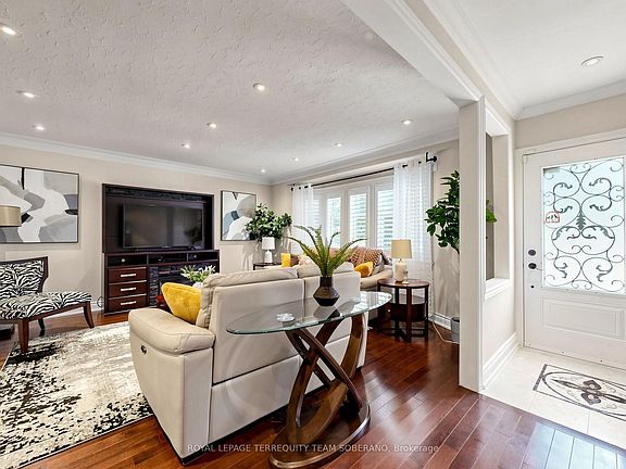 5th image of 67 Barrington Ave