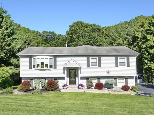 8 Ivy Lane, Pomona, NY 10970