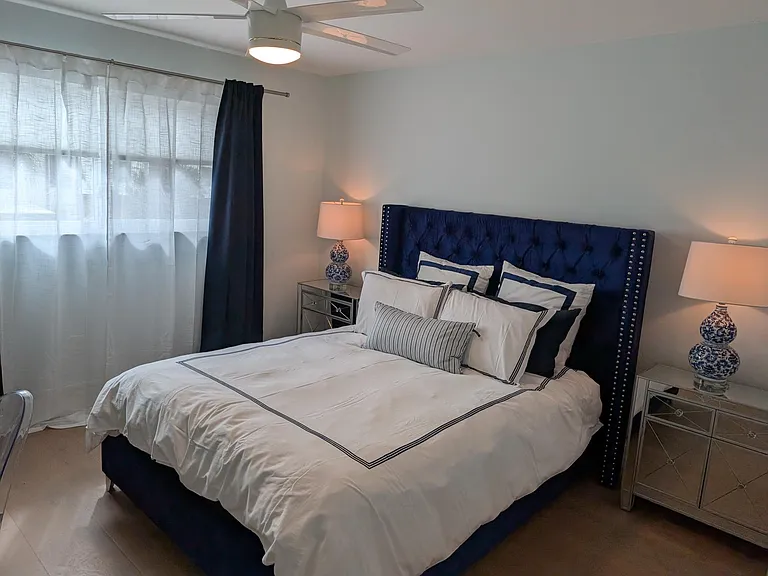 Guest room Queen Bed